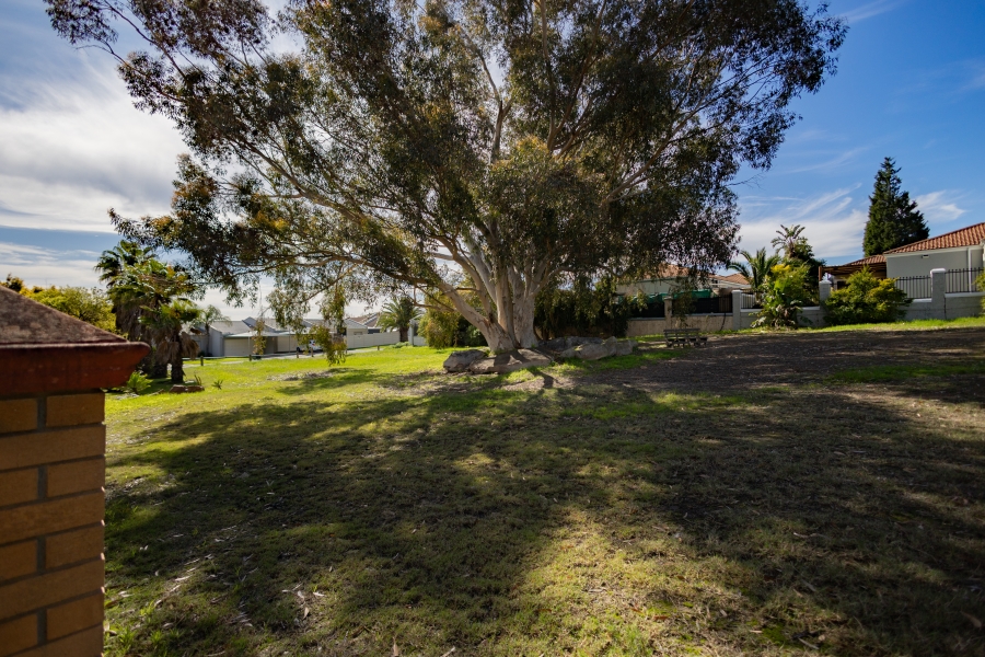 3 Bedroom Property for Sale in Uitzicht Western Cape